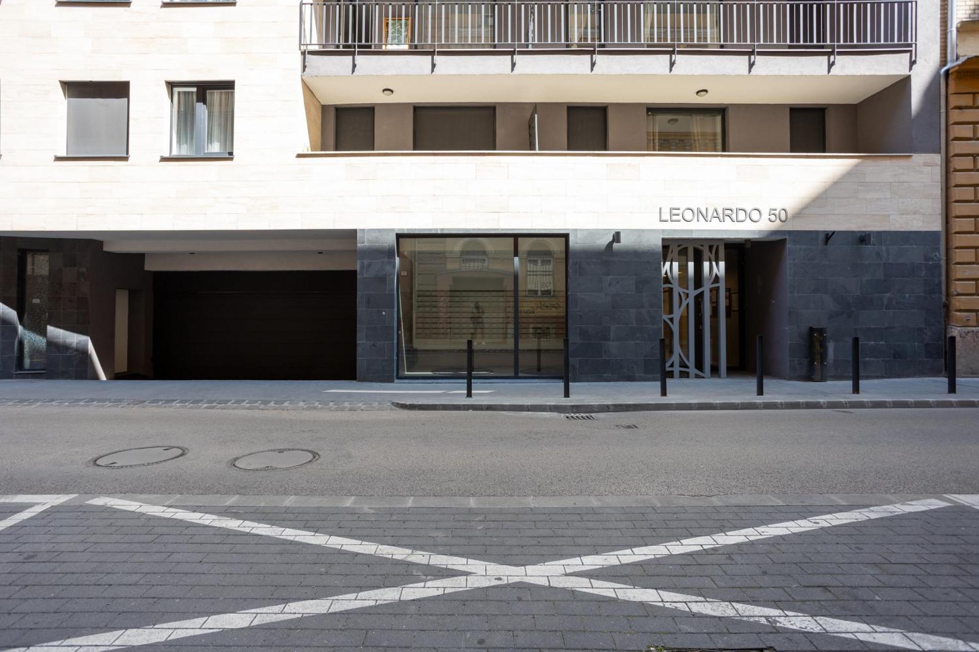 Vivid Studio With Balcony With Free Private Parking — Fotók 3